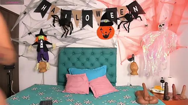 Snapshot of juliana_13 chatting on 19, 10, 2025 juliana 13 online show from 19, 10, 2025