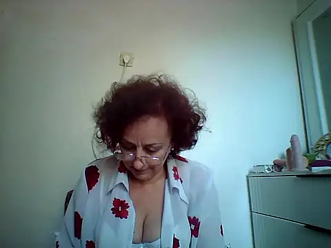 Julia54391 online show from 14, 9, 2025
