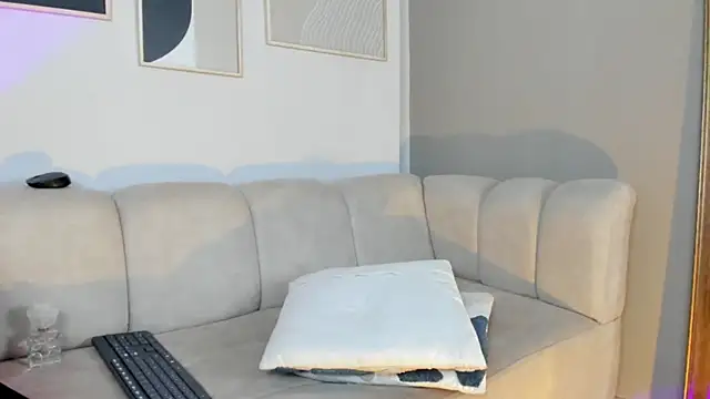 marie bass online show from 24, 4, 2026