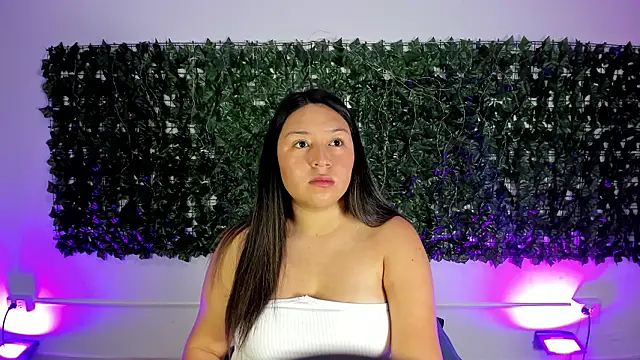 BellaRoux1 online show from 5, 3, 2026