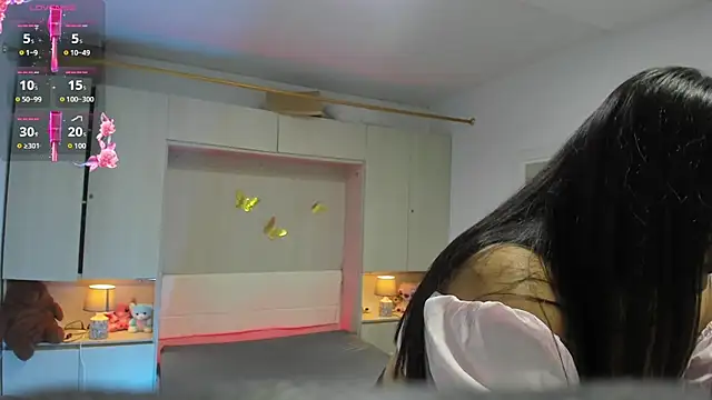 LilyWhitney online show from 23, 4, 2026