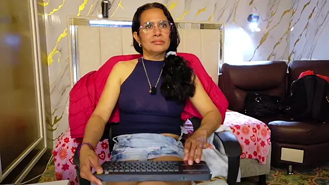 Vanessa 7  online show from 20, 4, 2026