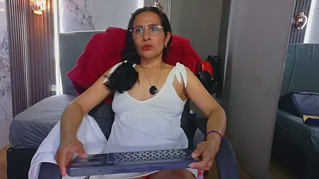 Vanessa 7  online show from 6, 3, 2026