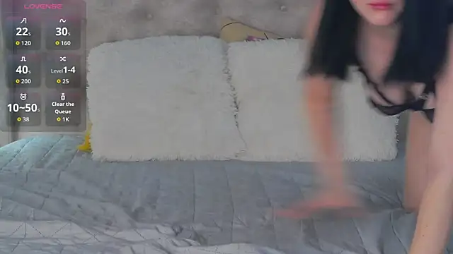 Leah Brooks online show from 18, 12, 2025