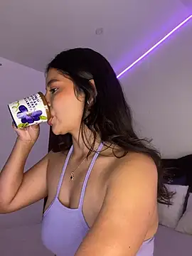 MiaAlarie online show from 8, 2, 2026