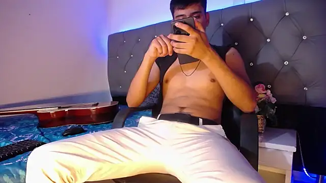 Charlie Cock  online show from 12, 11, 2025