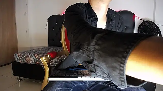 Charlie Cock  online show from 2, 11, 2025