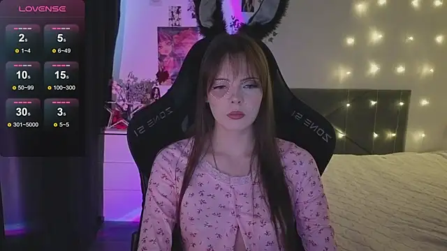 Luna Navy online show from 4, 2, 2026