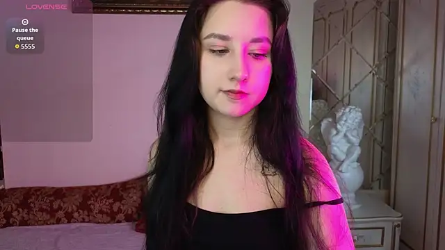 Eva Maller online show from 3, 12, 2025