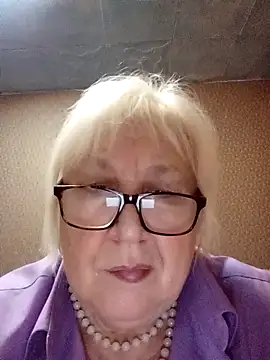 Alexia64231 online show from 6, 11, 2025