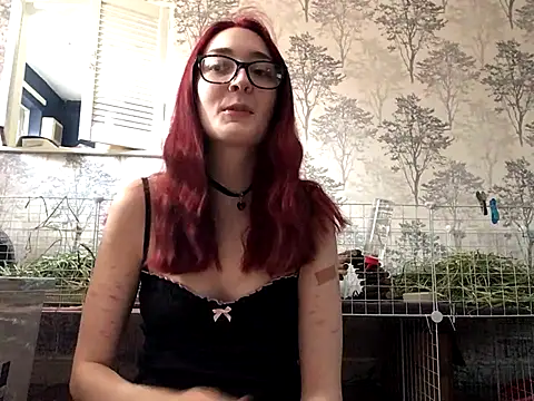 Snapshot of ivysplayhouse chatting on 10, 9, 2025 ivysplayhouse online show from 10, 9, 2025