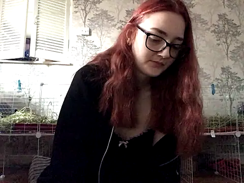 Snapshot of ivysplayhouse chatting on 1, 10, 2025 ivysplayhouse online show from 1, 10, 2025