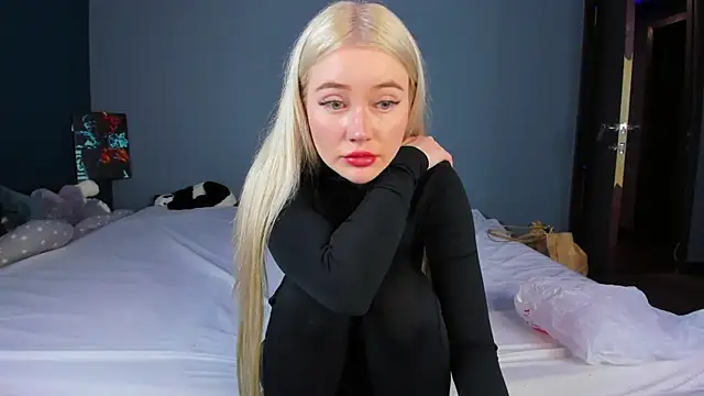 Snapshot of Lillie_Berry chatting on 27, 6, 2026 Lillie Berry online show from 27, 6, 2026