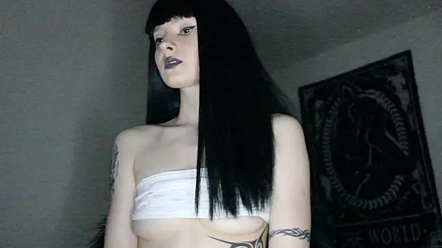 Snapshot of midnightsiren777 chatting on 18, 5, 2026 midnightsiren777 online show from 18, 5, 2026