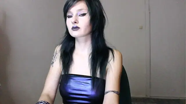 midnightsiren777 online show from 5, 11, 2025