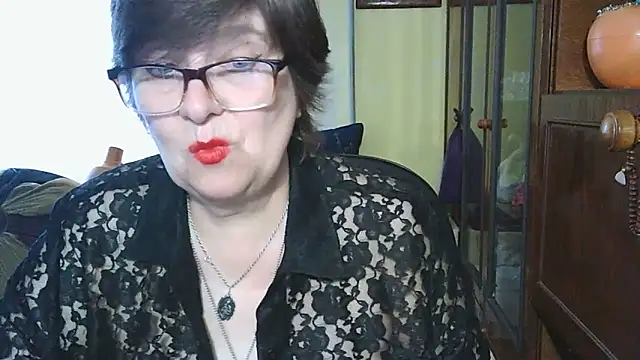 VeronicaGold511 online show from 8, 6, 2026