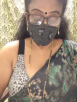 Snapshot of sweet-lotus chatting on 18, 10, 2025 sweet-lotus online show from 18, 10, 2025