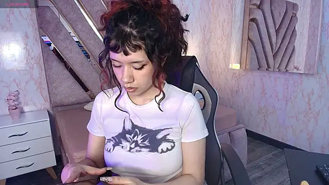 Snapshot of redd_pandaa chatting on 22, 7, 2026 redd pandaa online show from 22, 7, 2026