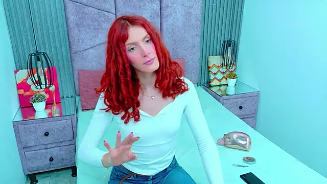 Snapshot of Emma_Lodge chatting on 17, 10, 2025 Emma Lodge online show from 17, 10, 2025