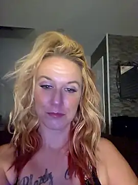 Snapshot of RhondaRump chatting on 28, 5, 2026 RhondaRump online show from 28, 5, 2026