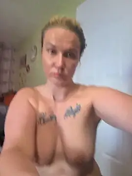 Snapshot of RhondaRump chatting on 25, 5, 2026 RhondaRump online show from 25, 5, 2026