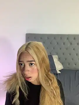 Snapshot of lily_Bliss chatting on 12, 9, 2025 lily Bliss online show from 12, 9, 2025