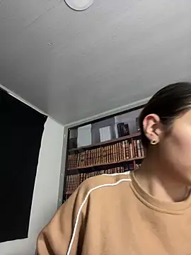 Snapshot of AriaBliss- chatting on 12, 9, 2025 AriaBliss- online show from 12, 9, 2025