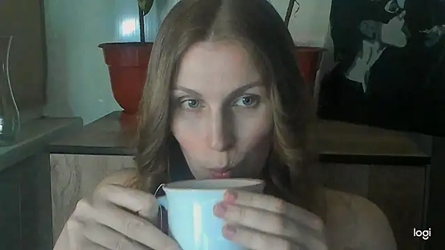 Snapshot of JuliaMuuun chatting on 27, 5, 2026 JuliaMuuun online show from 27, 5, 2026