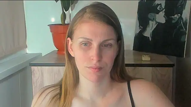 JuliaMuuun online show from 16, 4, 2026