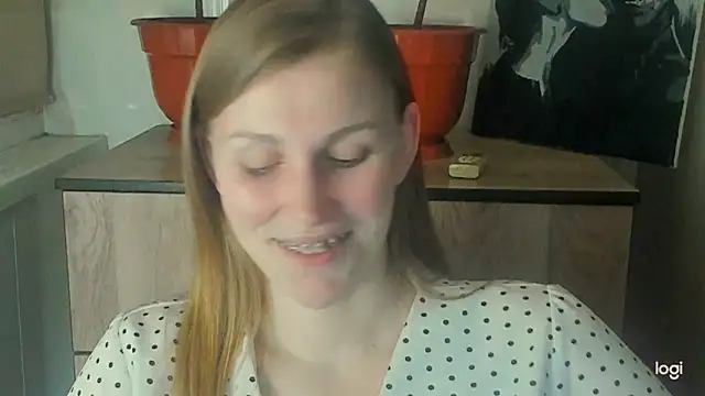 JuliaMuuun online show from 14, 5, 2026
