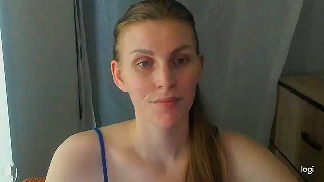 Snapshot of JuliaMuuun chatting on 14, 6, 2026 JuliaMuuun online show from 14, 6, 2026
