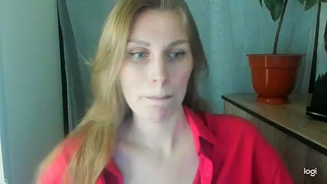 Snapshot of JuliaMuuun chatting on 2, 6, 2026 JuliaMuuun online show from 2, 6, 2026