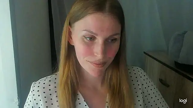 Snapshot of JuliaMuuun chatting on 7, 6, 2026 JuliaMuuun online show from 7, 6, 2026