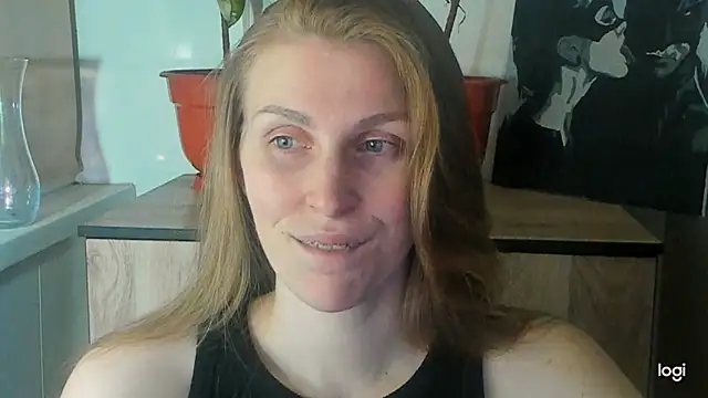 Snapshot of JuliaMuuun chatting on 28, 5, 2026 JuliaMuuun online show from 28, 5, 2026