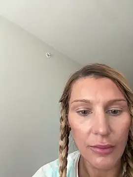 BaddieBossXX2 online show from 2, 5, 2026