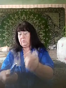 CrystalLime6411 online show from 5, 11, 2025