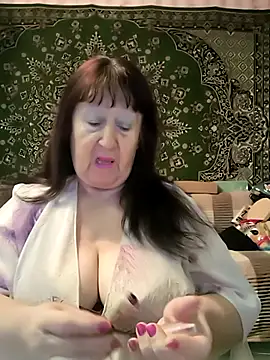 CrystalLime6411 online show from 15, 4, 2026