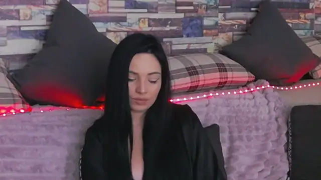 GrayLunna online show from 8, 10, 2025