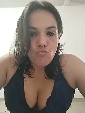 Bellapotencia1985 online show from 25, 10, 2025