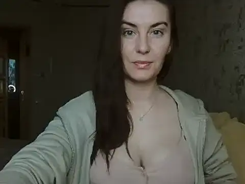 Snapshot of KatalinaQE chatting on 14, 11, 2025 KatalinaQE online show from 14, 11, 2025