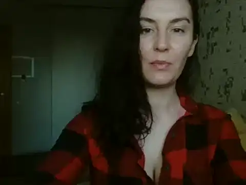 Snapshot of KatalinaQE chatting on 17, 9, 2025 KatalinaQE online show from 17, 9, 2025