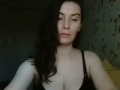 Snapshot of KatalinaQE chatting on 20, 9, 2025 KatalinaQE online show from 20, 9, 2025