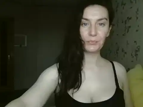 Snapshot of KatalinaQE chatting on 18, 9, 2025 KatalinaQE online show from 18, 9, 2025