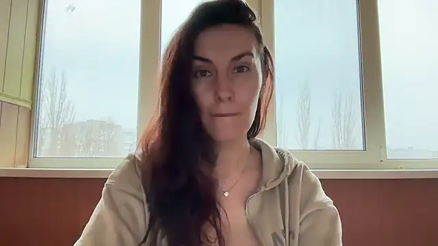 Snapshot of KatalinaQE chatting on 20, 11, 2025 KatalinaQE online show from 20, 11, 2025