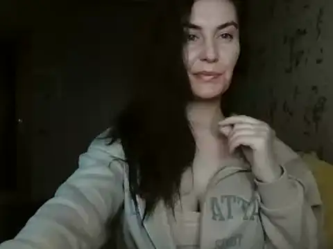 Snapshot of KatalinaQE chatting on 5, 11, 2025 KatalinaQE online show from 5, 11, 2025