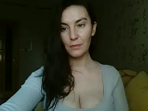 Snapshot of KatalinaQE chatting on 2, 10, 2025 KatalinaQE online show from 2, 10, 2025