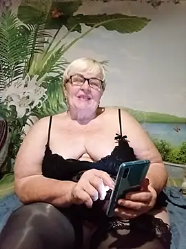 VioletSweet5566 online show from 15, 7, 2026