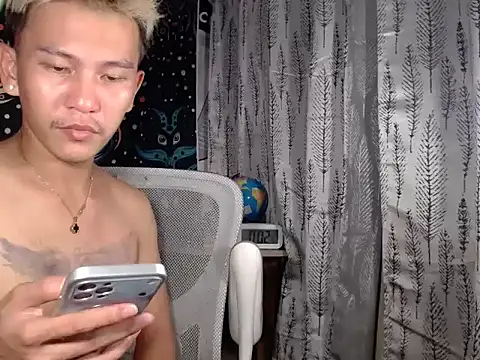 Snapshot of RalfAsian25 chatting on 11, 5, 2026 RalfAsian25 online show from 11, 5, 2026