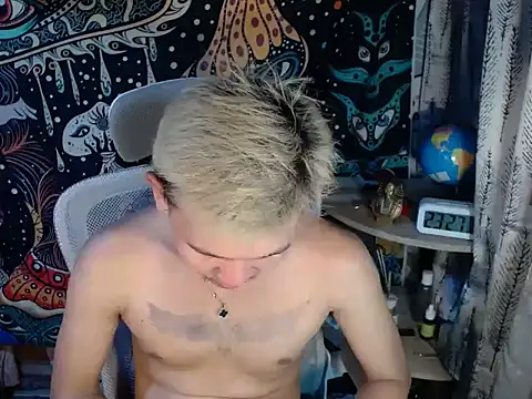 Snapshot of RalfAsian25 chatting on 12, 5, 2026 RalfAsian25 online show from 12, 5, 2026
