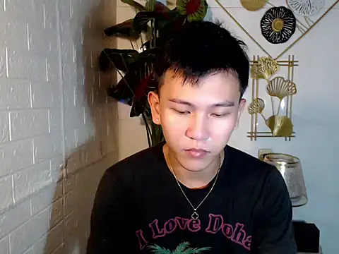 Snapshot of RalfAsian25 chatting on 13, 5, 2026 RalfAsian25 online show from 13, 5, 2026